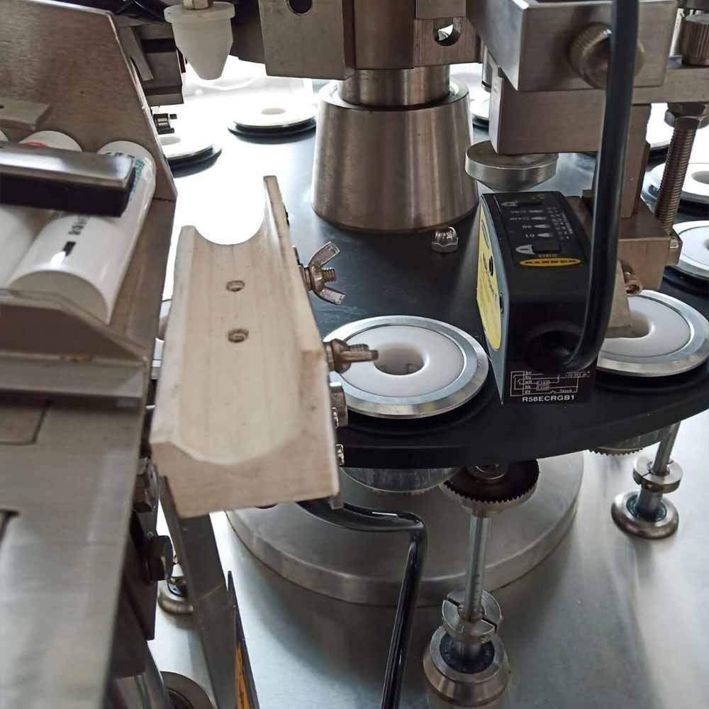 VK-TFS-009A Automatische Metallrohr-Füll- und Verpressmaschine