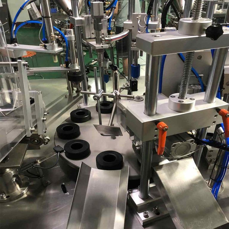 Details zur automatischen Zweikammer-Röhrchenfüll- und -verschließmaschine VK-TFS-009UDC